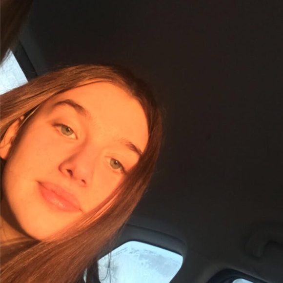 Meet your Posher, Anne - Picture 1 of 1